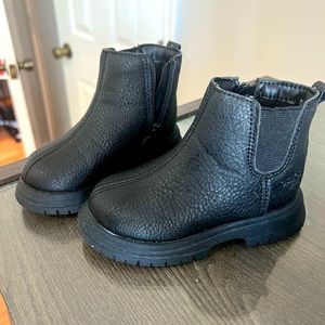 Osh kosh toddler black booties